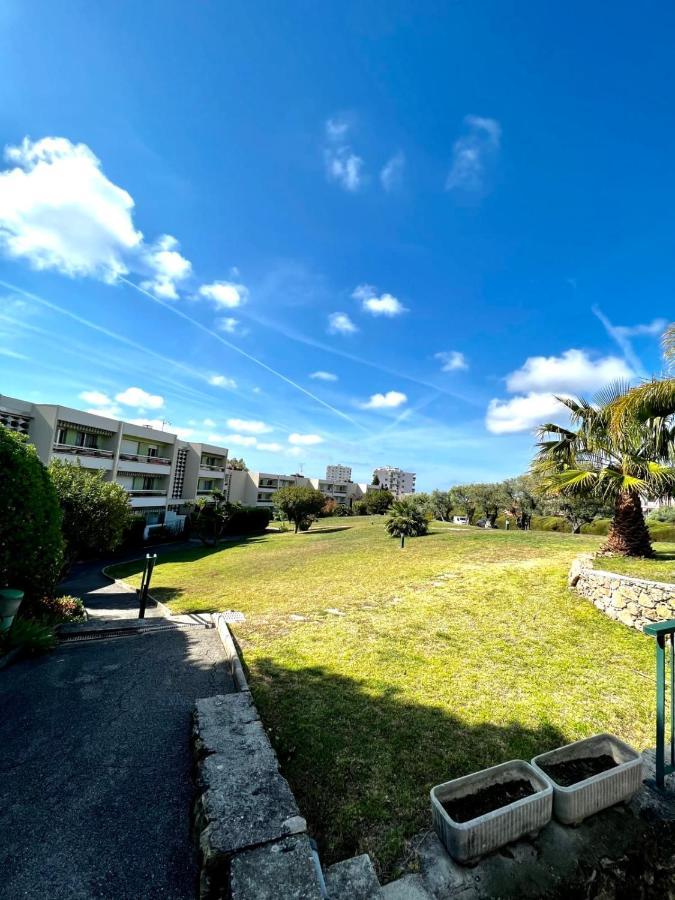 Maeva Sea View Swimming Pool Air Conditioning And Parking Holiday home Antibes
